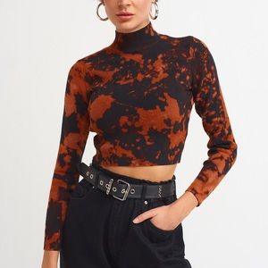 Dilvin Knit Half Fisherman Batik Pattern Sweater-Black Orange Crop mock neck